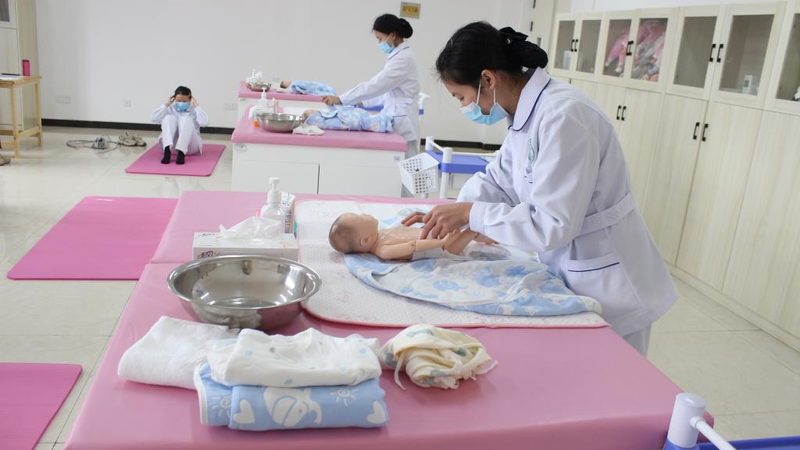 育婴师面试：如何应对辅食制作规范的提问**