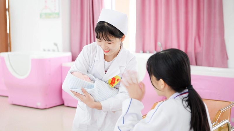 揭秘上海母婴护理员：工作内容与职责解析